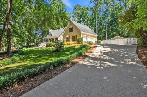909 Pinehurst Cv, Holly Springs, GA 30188-1979