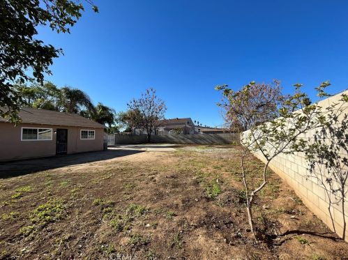 7415 Lincoln Ave, Riverside CA  92504-4623 exterior