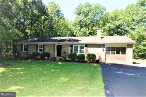 9578 Green Rd, Midland, VA 22728-1725