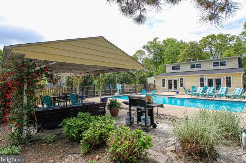 213 Avondale Cir, Severna Park MD  21146-4403 exterior