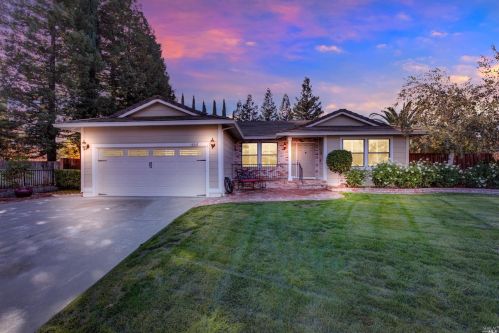 454 Stonewood Dr, Vacaville, CA 95687-9415