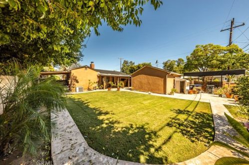 1704 Edna Dr, Santa Ana CA 92706-2424 exterior