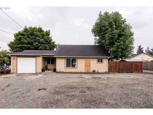 945 54 St, Springfield OR  97478-7607 exterior