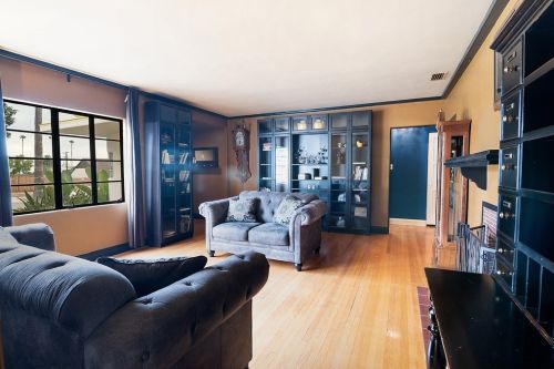 1549 Western Ave, Glendale CA  91201-1215 exterior