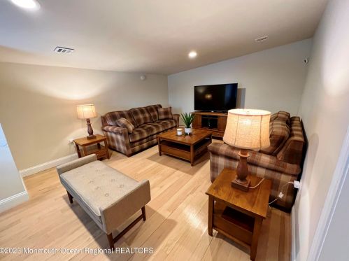 407 Nautilus Blvd, Lacey, NJ 08731-1918