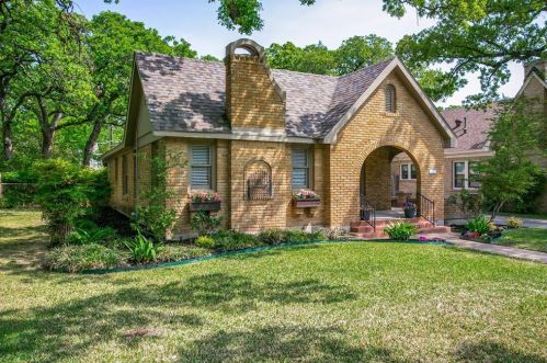 2127 Primrose Ave, Fort Worth, TX 76111-1418