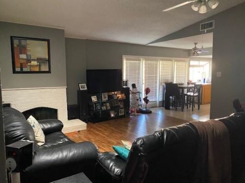 1831 Briarcrest Cv, Carrollton TX 75006-4211 exterior