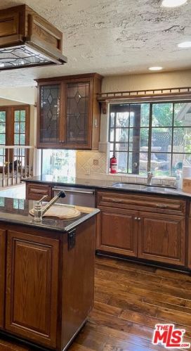 3041 Chevy Chase Dr, Glendale CA  91205-4805 exterior