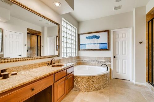 9904 Charthouse Cv, Austin TX  78730-3566 exterior