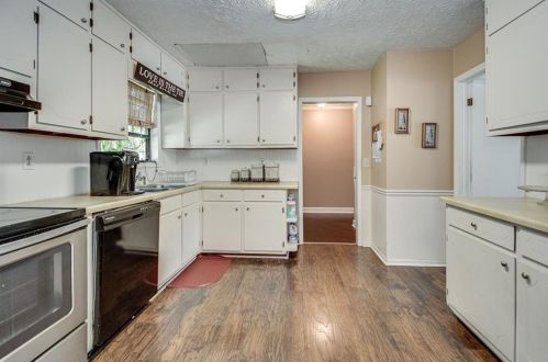 3883 Cloudland Dr, Lithonia, GA 30039-8034