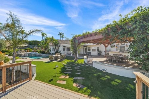 6528 Blackwood St, Riverside CA  92506-6240 exterior