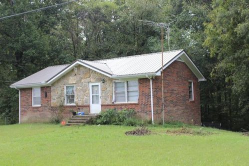 322 Poplar Grove Ln, Gainesboro, TN 38562-4904