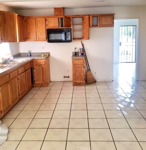 108 Cocoa St, Compton, CA 90220-3816