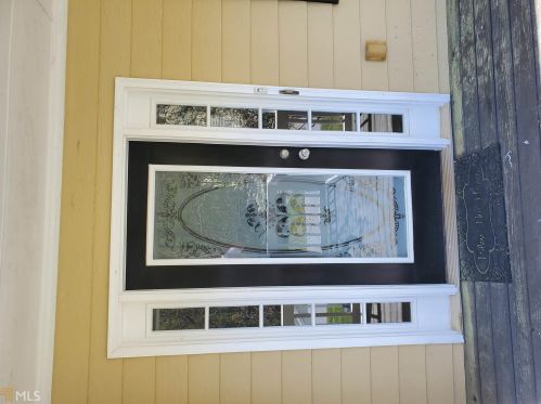 55 Lakefront Dr, Porterdale, GA 30016-4237