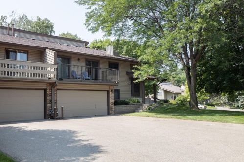7060 113th St, Minneapolis, MN 55438-2446