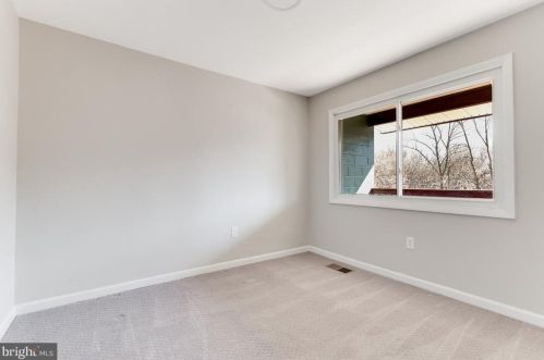 2691 Cristina Ct, Woodbridge VA  22192-3127 exterior