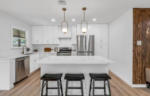 8408 Cayuga Dr, Austin TX 78749-3972 exterior