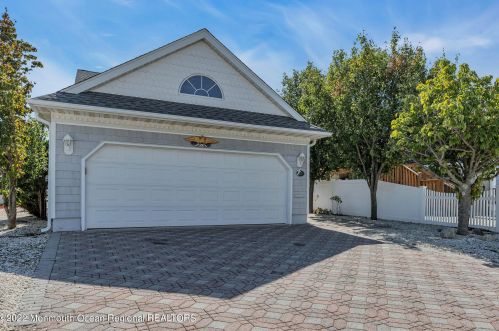 10 Morton Dr, Lavallette, NJ 08735-2825