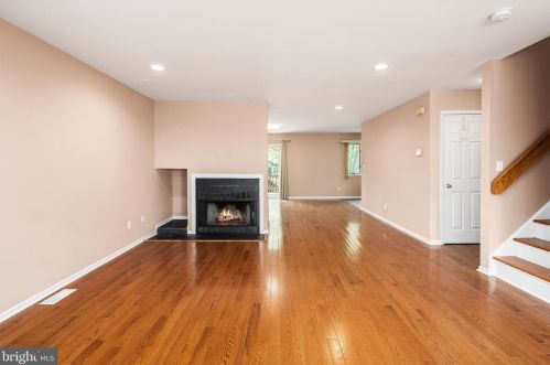 2 Exeter Ct, Princeton NJ  08540-7000 exterior