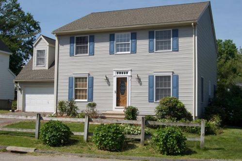 32 Cantor Ln, Torrington, CT 06790-2361