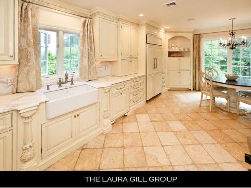 869 Hillcrest Rd, Ridgewood, NJ 07450-1109