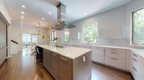 15 Cavalier Dr, Warwick, RI 02818-1541