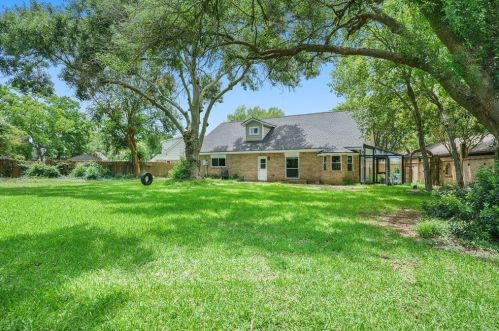 1741 Hialeah, Taylor Lake Village TX 77586-2938 exterior