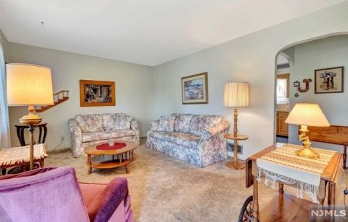959 Princeton St, N Milford, NJ 07646-2319