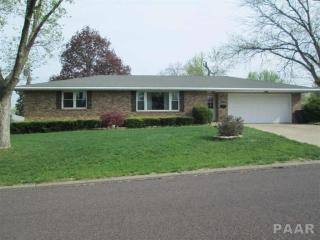 1303 Lincoln St, Pekin IL  61554-1740 exterior