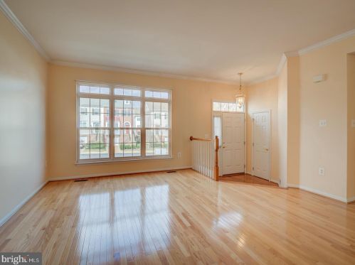 7355 Bloomington Ct, Springfield VA  22150-4920 exterior