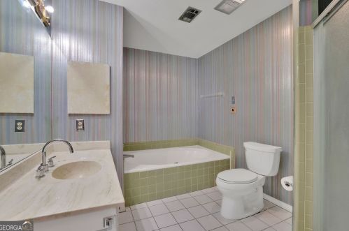 120 Huntcliff Pt, Atlanta GA  30350-1601 exterior