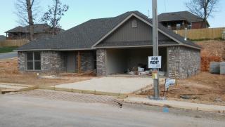 1050 Clayton Rd, Cave Springs AR  72718 exterior