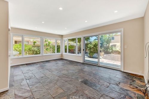 9781 Cathay Cir, Huntington Beach CA  92646-4817 exterior