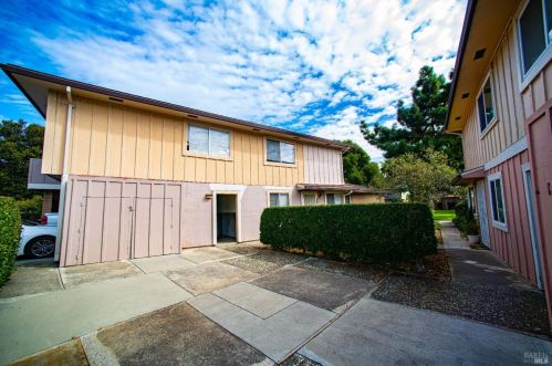 237 Bahia Pl, San Rafael, CA 94901-4504