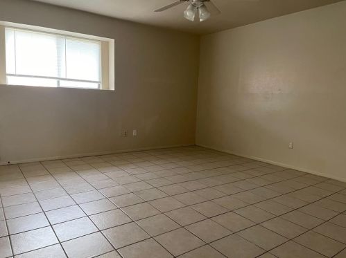 216 Bastrop St, Angleton TX  77515-4106 exterior