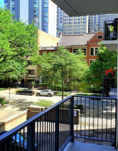 1400 State Pkwy, Chicago, IL 60610-1548