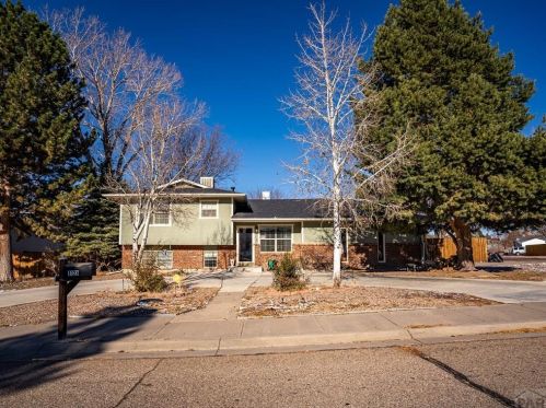 1123 Candytuft Blvd, Pueblo, CO 81001-1006