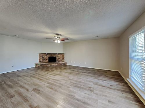 7437 Sandhurst Ln, Fort Worth TX  76182-4524 exterior