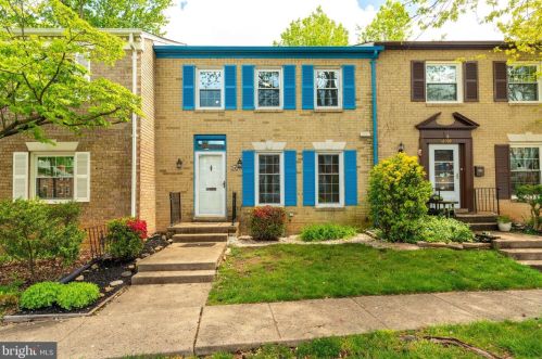 12707 Harborview Ct, Woodbridge VA  22192-2623 exterior