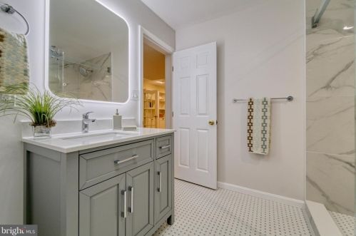 14 Stratford Garden Ct, Silver Spring MD 20904-1560 exterior