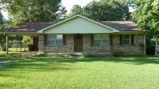215 Ferguson Dr, Lexington, TN 38351-4727