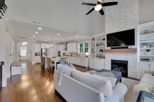 3573 Brookleigh Ln, Atlanta GA  30319-2219 exterior