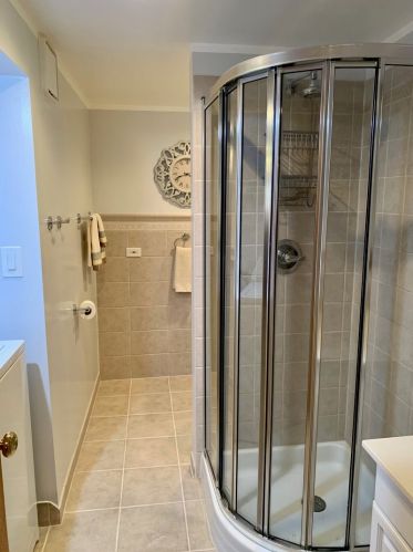 8453 North Ter, Niles IL  60714-2369 exterior