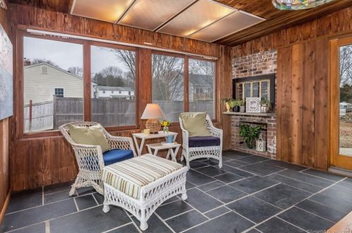 15 Old Black Point Rd, Niantic CT  06357-2813 exterior