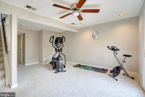 8359 Bark Tree Ct, Springfield VA  22153-3832 exterior