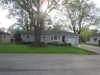 541 Juniper Ln, Bradley, IL 60915-1125