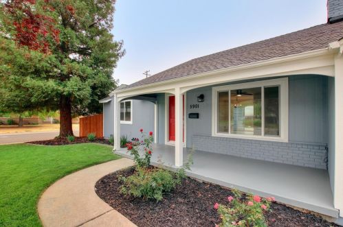 5901 Parkoaks Dr, Citrus Heights, CA 95621-6112