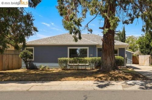241 Mission St, Lodi, CA 95240-5318