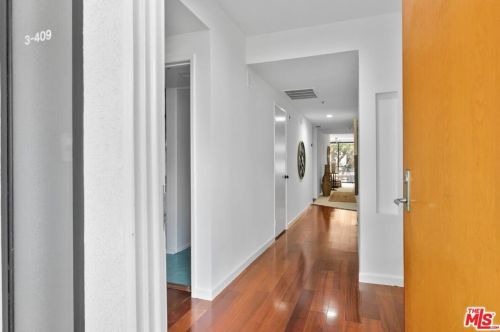 2930 Neilson Way, Santa Monica, CA 90405-5366