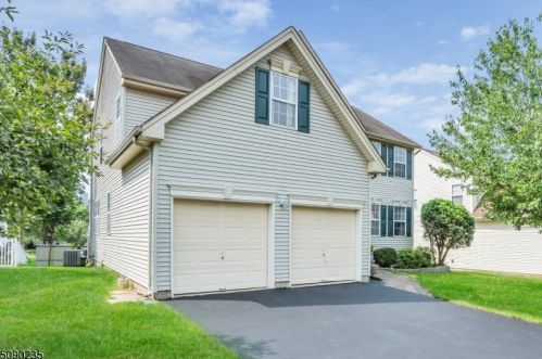 10 Hughes Rd, Bridgewater, NJ 08807-5697